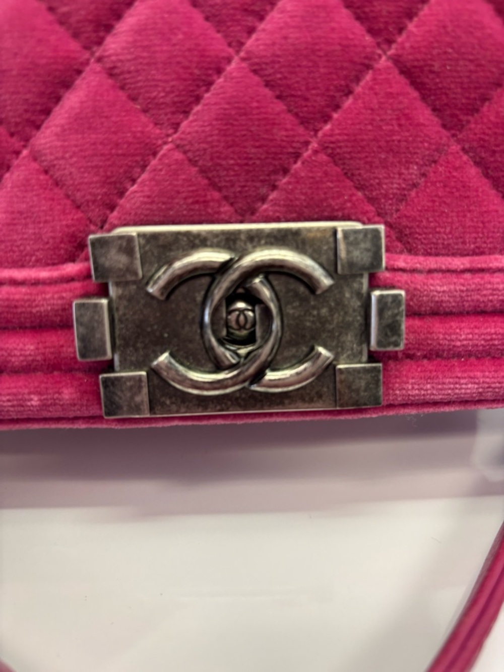 CHANEL Boy Bag Pink Velvet | Quilted | Silver Hardware | Rare - Picture 3 of 3